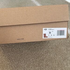 UGG Classic Short II Boots in Chestnut